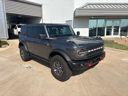 Certified 2025 Ford Bronco Badlands AWD/4WD image 1
