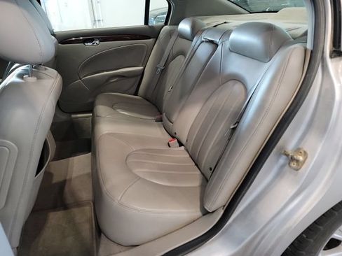 Used 2009 Buick Lucerne CXL FWD image 10