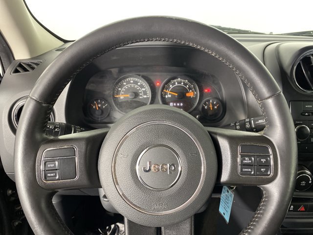 Used 2015 Jeep Patriot Latitude AWD/4WD image 19