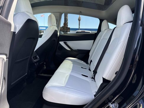 Used 2021 Tesla Model Y 2WD image 24