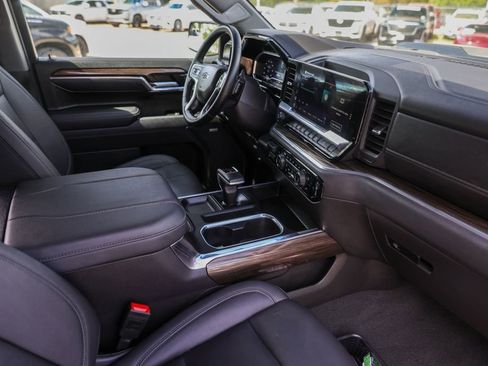 Used 2025 Chevrolet Silverado 1500 LT Trail Boss w/ Convenience Package II image 33