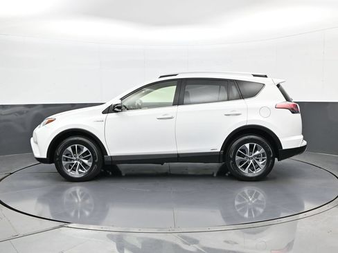 Used 2016 Toyota RAV4 XLE AWD/4WD image 9