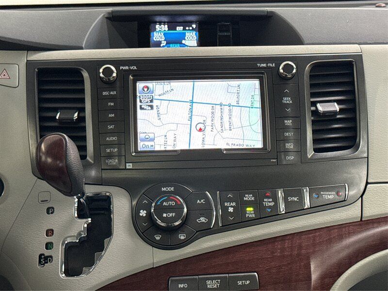 Used 2013 Toyota Sienna Limited w/ Premium Pkg AWD/4WD image 14