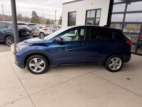 Used 2016 Honda HR-V EX image 4