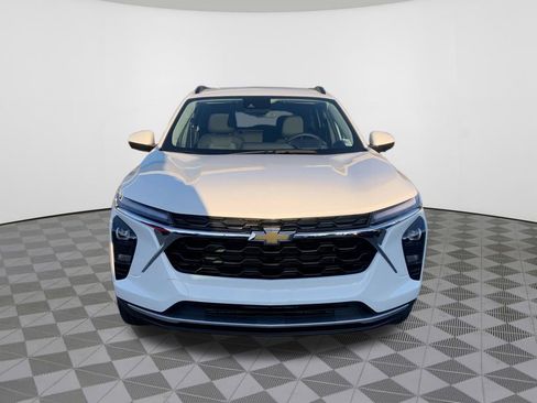 New 2026 Chevrolet Trax LT w/ LT Convenience Package FWD image 3