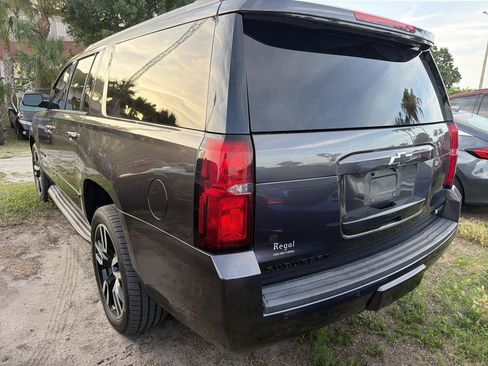 Used 2018 Chevrolet Suburban Premier w/ RST Edition RWD image 8