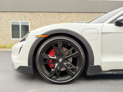 Used 2022 Porsche Taycan 4S AWD/4WD image 7