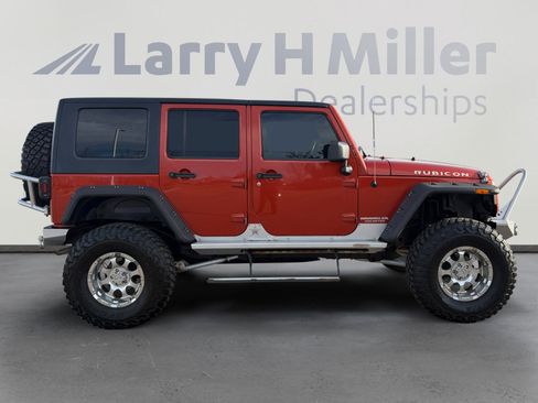 Used 2009 Jeep Wrangler Unlimited Rubicon w/ Dual Top Group image 7