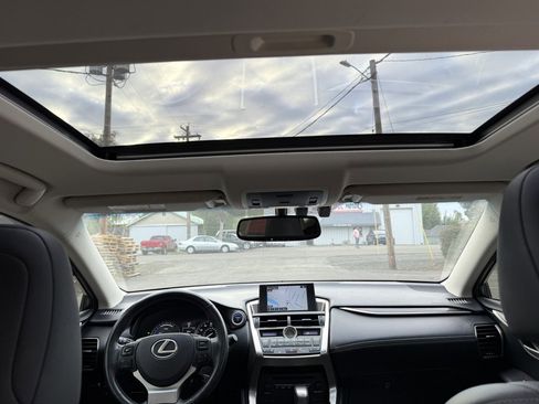 Used 2015 Lexus NX 300h AWD image 21