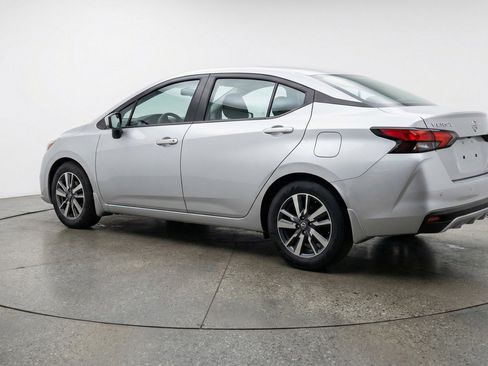 Used 2025 Nissan Versa SV image 6