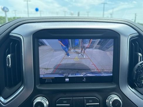 Used 2019 GMC Sierra 1500 SLT w/ SLT Premium Plus Package AWD/4WD image 16
