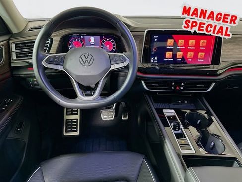 Used 2025 Volkswagen Atlas SEL Premium R-Line image 24