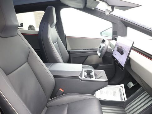 Used 2024 Tesla Cybertruck AWD Crew Cab image 26