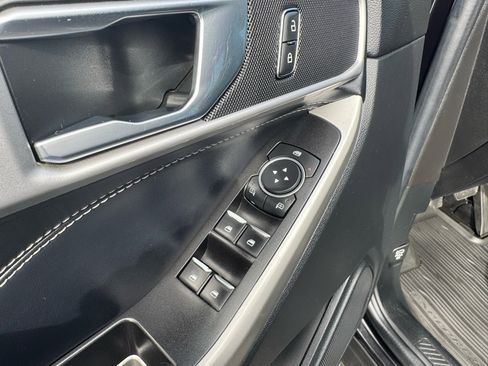 Used 2022 Ford Explorer XLT w/ Equipment Group 202A image 13