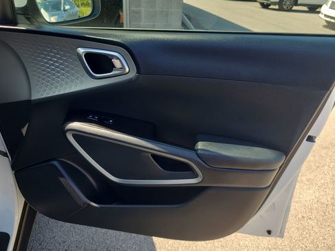 Used 2023 Kia Soul LX w/ Option Group 015 image 32