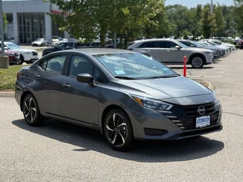 New 2025 Nissan Versa SR w/ Trunk Package image 3