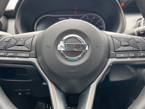 Used 2019 Nissan Kicks SV FWD image 15