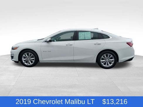 Used 2019 Chevrolet Malibu LT w/ Driver Confidence Package II FWD image 2
