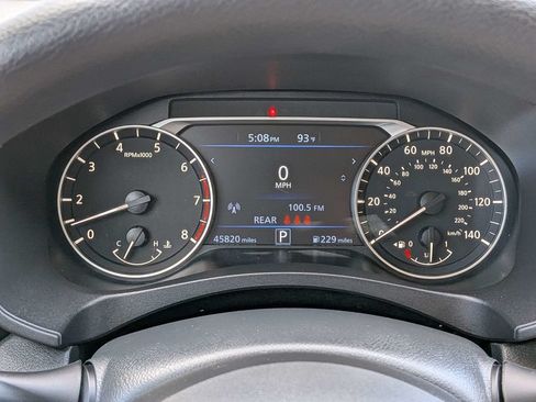 Used 2025 Nissan Altima 2.5 SV FWD image 30