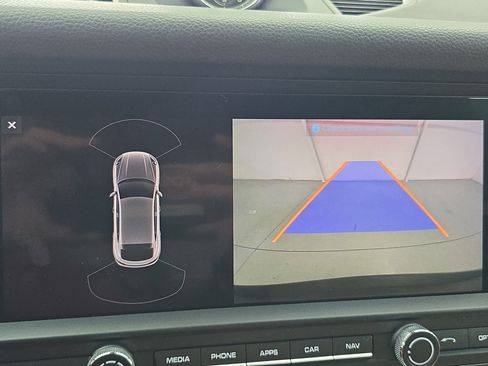 Used 2019 Porsche Macan image 23