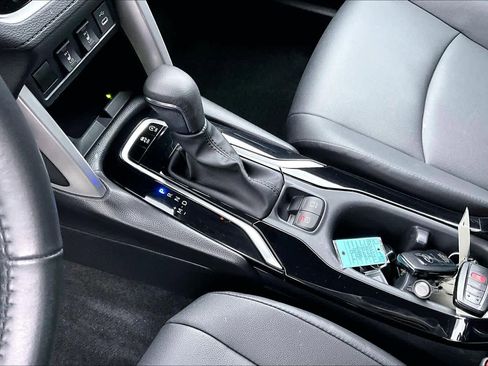 Certified 2024 Toyota Corolla Cross XLE image 15