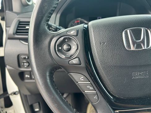 Used 2017 Honda Pilot Touring image 21