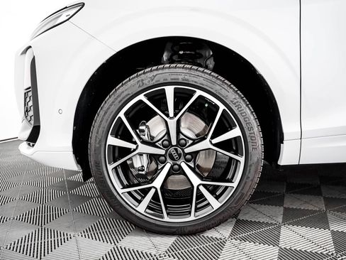Certified 2025 Mercedes-Benz GLC 350e 4MATIC image 6