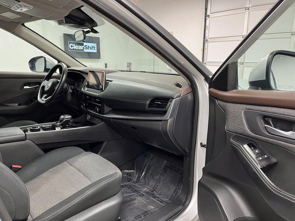 Used 2023 Nissan Rogue SV AWD/4WD image 56