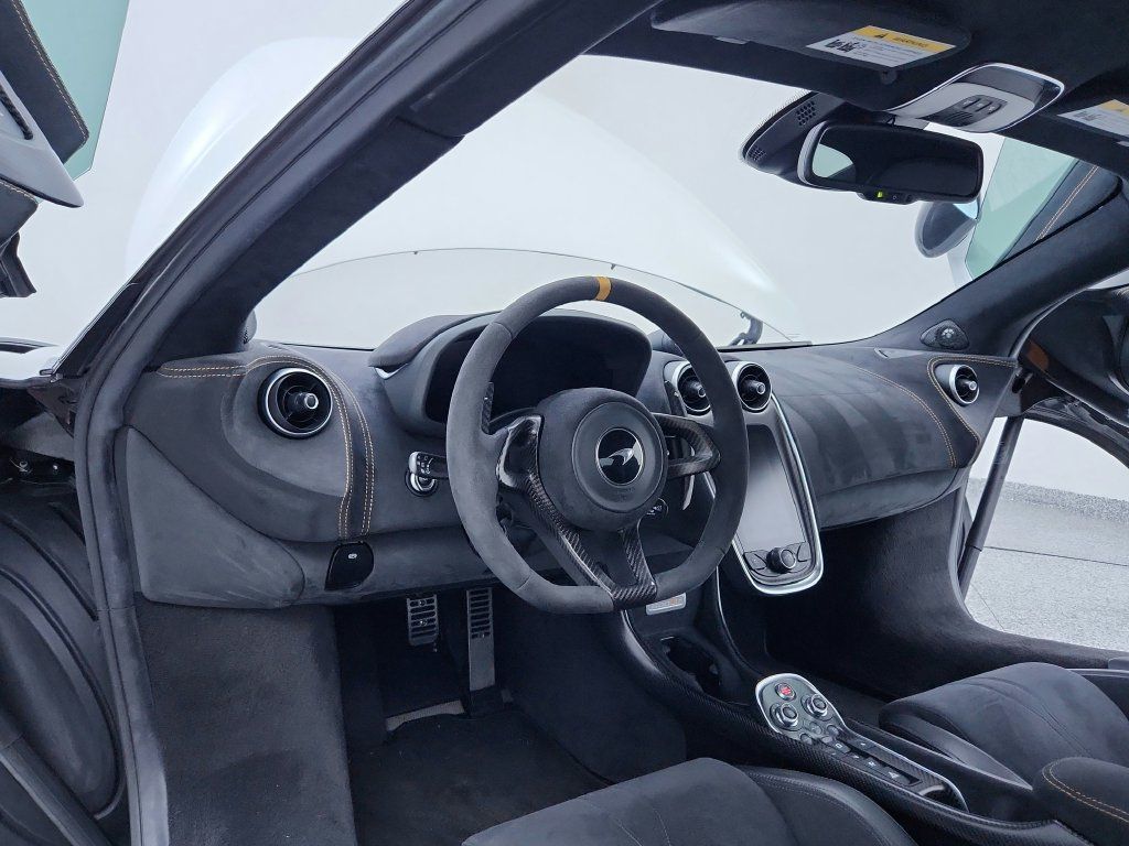 Used 2019 McLaren 600LT RWD image 14