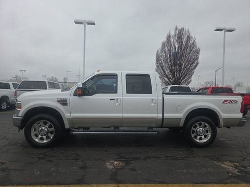 Used 2010 Ford F250 Lariat image 3