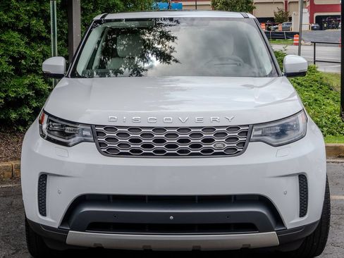 Used 2023 Land Rover Discovery S AWD/4WD image 2