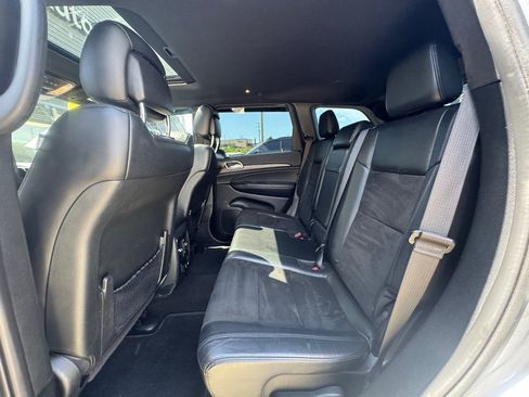 Used 2019 Jeep Grand Cherokee Altitude AWD/4WD image 10