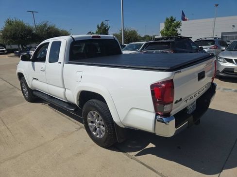 Used 2019 Toyota Tacoma SR5 AWD/4WD image 4