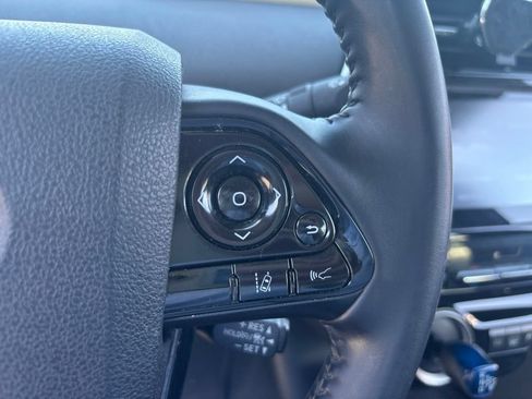 Used 2021 Toyota Prius Prime LE w/ Carpet Mat Package (TMS) FWD image 19
