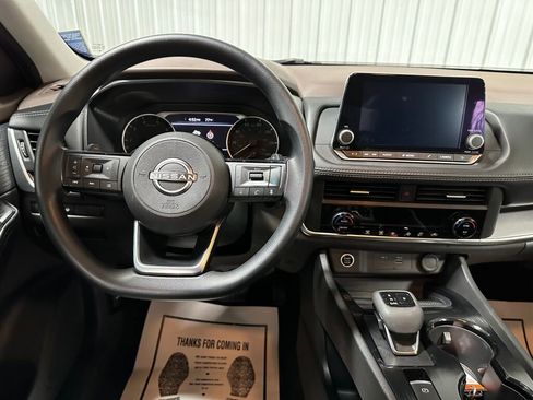 Used 2023 Nissan Rogue SV image 8