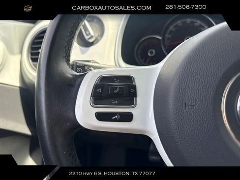 Used 2019 Volkswagen Beetle 2.0T SE FWD image 13