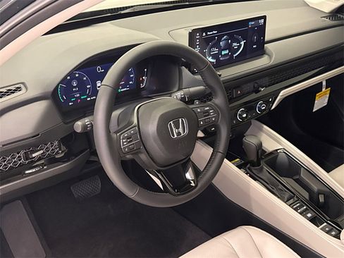 New 2025 Honda Accord EX-L image 19