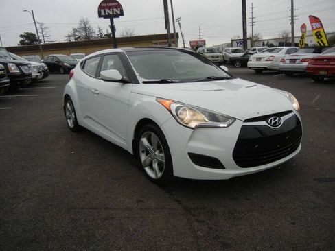 Used 2013 Hyundai Veloster FWD image 56
