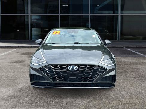 Used 2023 Hyundai Sonata Limited w/ Preferred Accessory Package FWD image 2