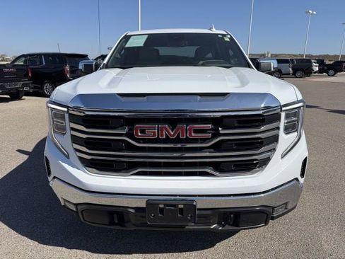 Used 2023 GMC Sierra 1500 SLT image 3