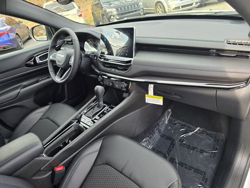 New 2026 Jeep Compass Latitude image 27