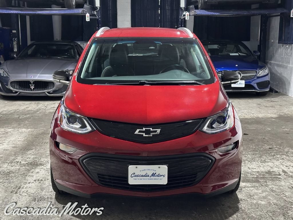 Used 2020 Chevrolet Bolt Premier w/ Infotainment Package FWD image 5