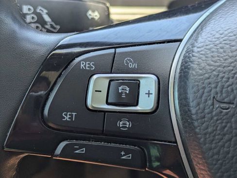 Used 2020 Volkswagen Jetta SEL Premium FWD image 26