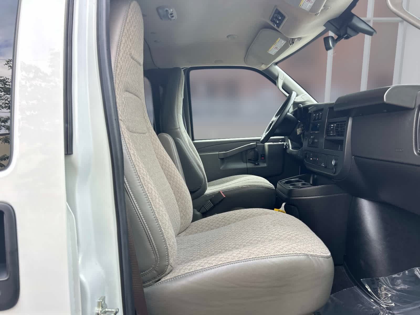 Used 2025 Chevrolet Express 3500 LT w/ LT Preferred Equipment Group RWD image 19