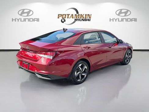 Used 2023 Hyundai Elantra SEL w/ Convenience Package image 5