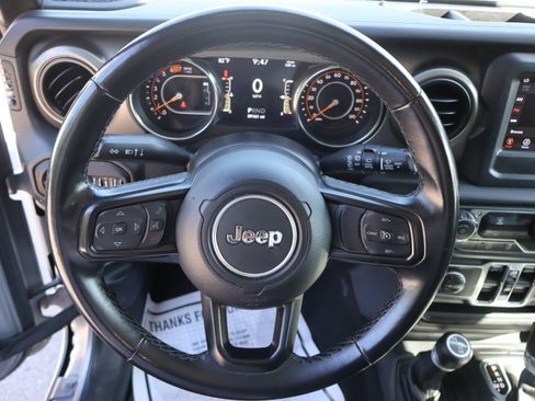 Used 2021 Jeep Wrangler Unlimited Sport AWD/4WD image 31