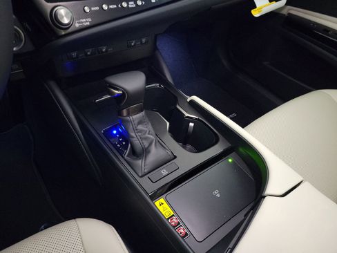 New 2025 Lexus ES 350 w/ Premium Package image 13