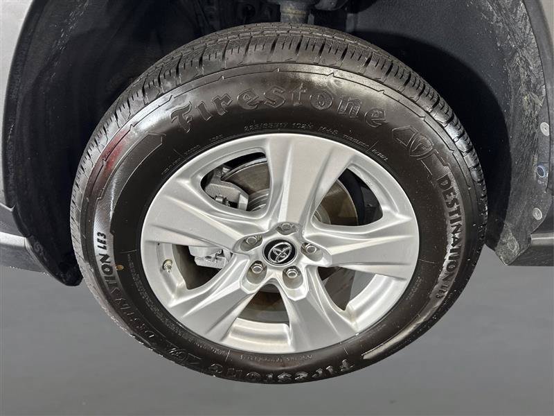 Used 2020 Toyota RAV4 LE AWD/4WD image 22