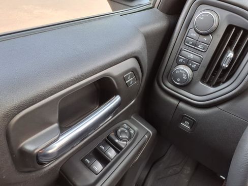 Used 2020 Chevrolet Silverado 1500 Custom w/ Custom Value Package image 22