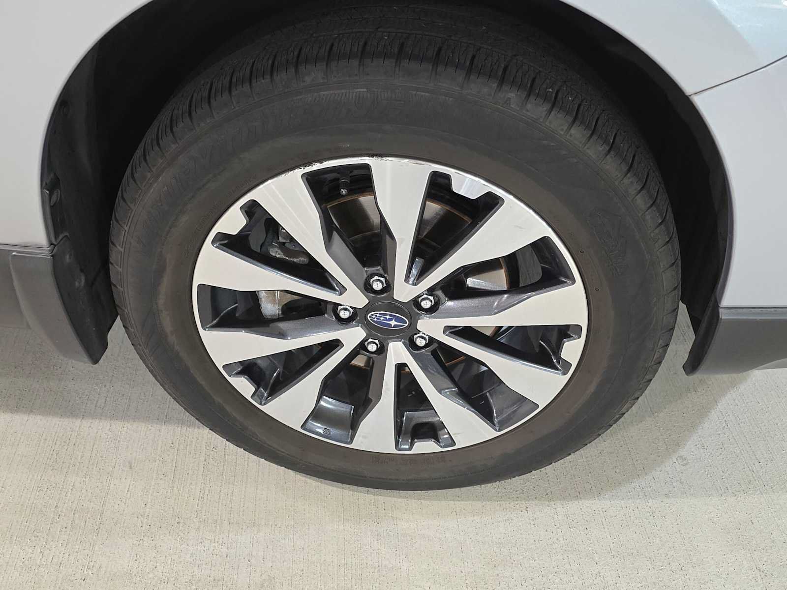 Used 2017 Subaru Outback 3.6R Limited AWD/4WD image 9